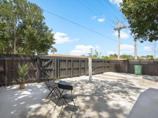 a house view with a outdoor space