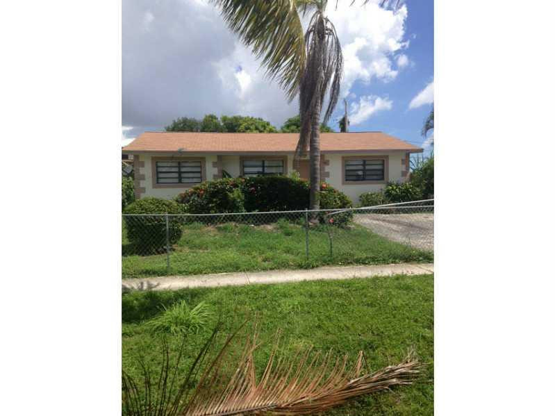 201 Miner Road Boynton Beach, FL 33435 - Photo 5 of 5 Exterior Front