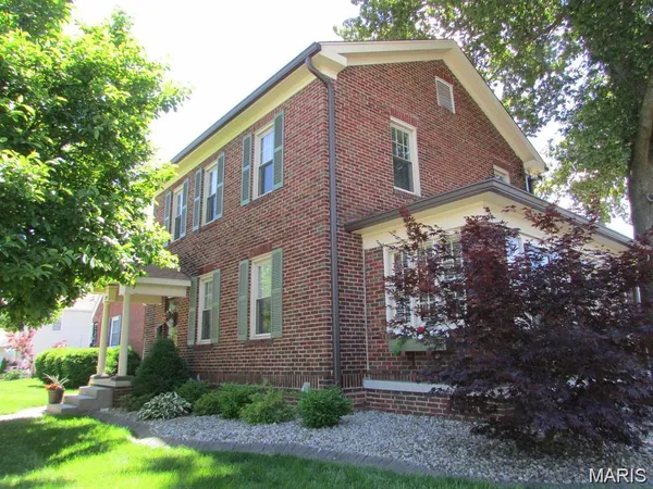 $159,000 | 239 West Elm Street, Alton, IL 62002