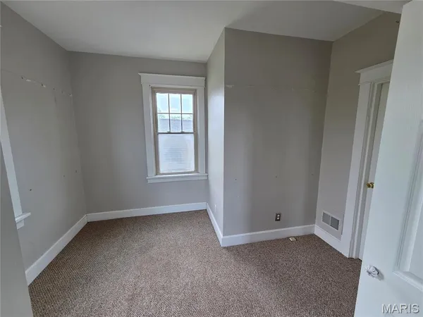 $159,000 | 239 West Elm Street, Alton, IL 62002