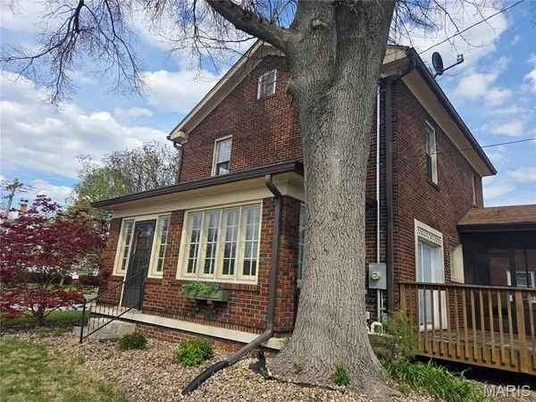 $159,000 | 239 West Elm Street, Alton, IL 62002