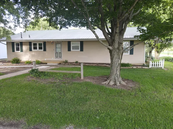 $449,500 | 1377 North County Road 750 East, Toledo, IL 62468