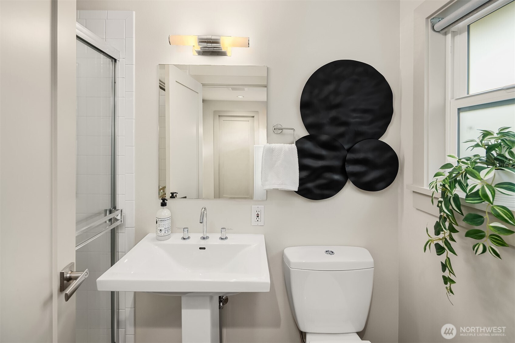 3001 Hunts Point Road Bellevue, WA 98004 - Photo 26 of 36 Gallery Image 26