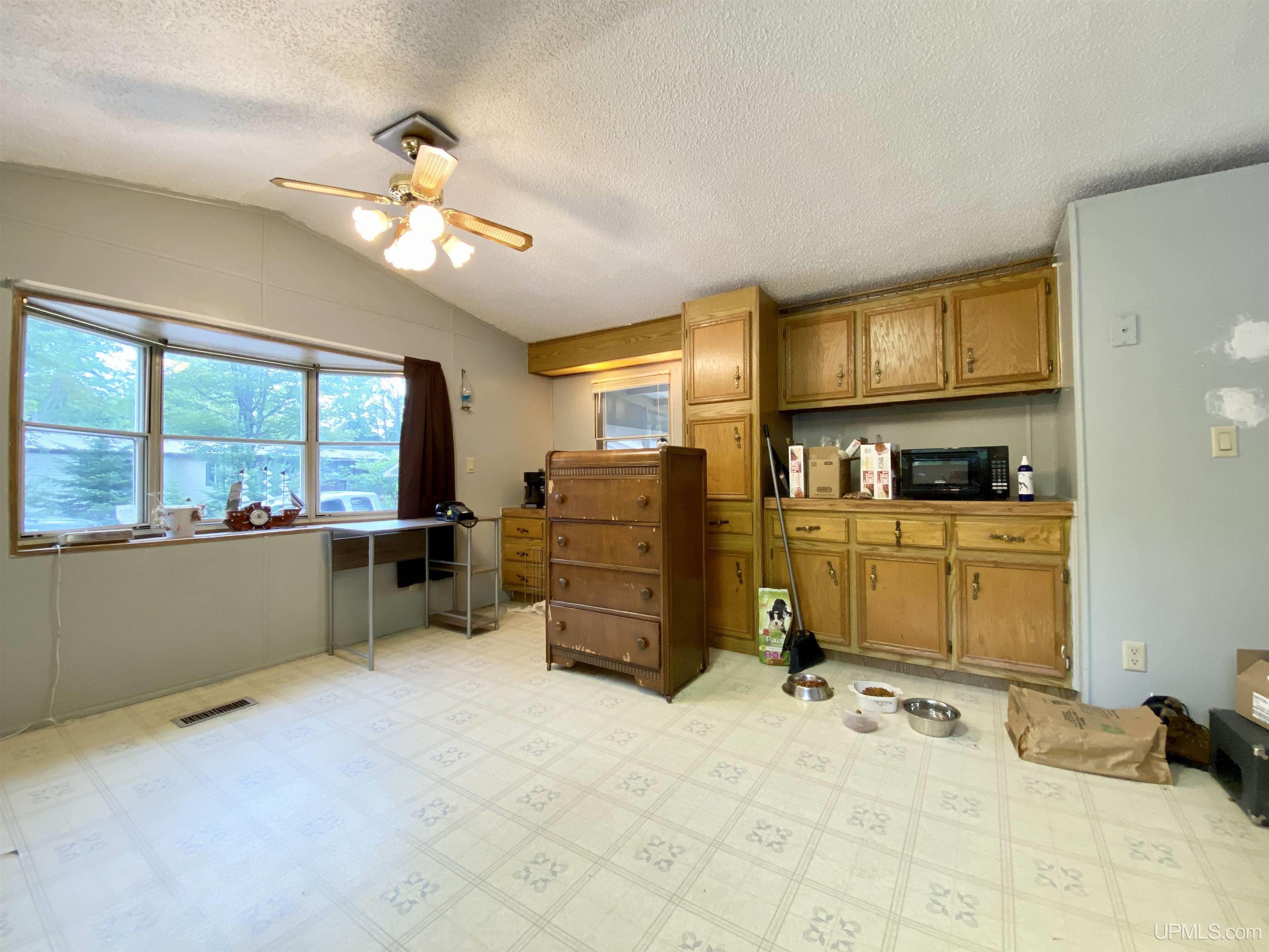 5383 18th Road Escanaba, MI 49829 - Photo 8 of 34