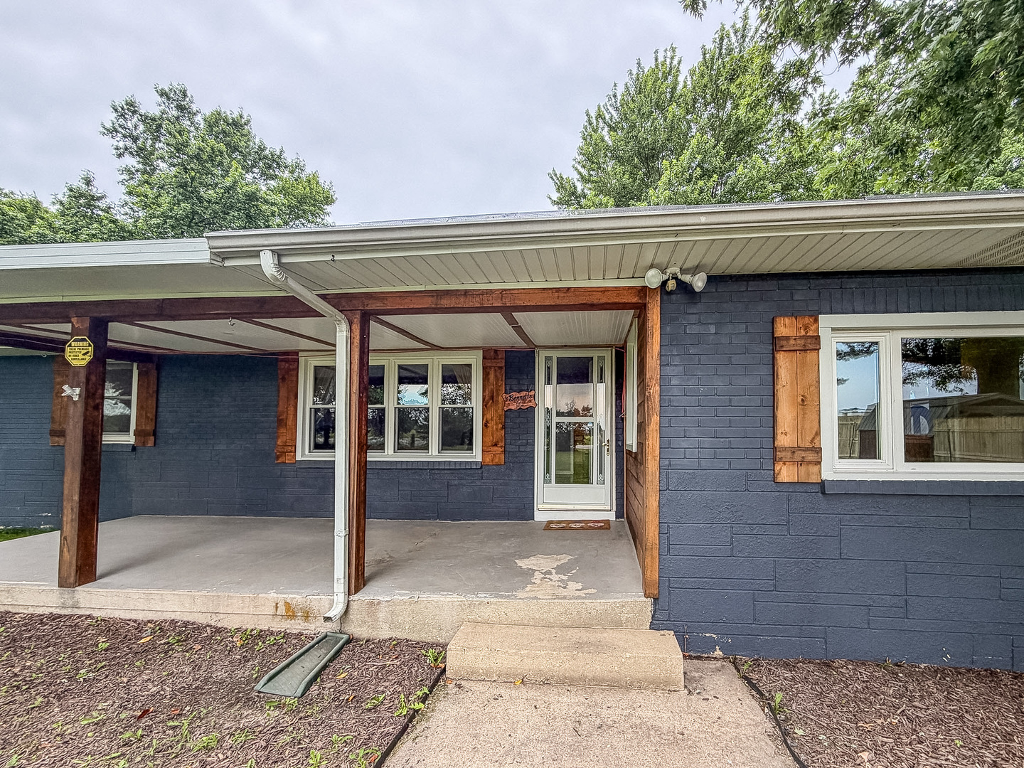 5155 Lake Road Mattoon, IL 61938 - Photo 3 of 39