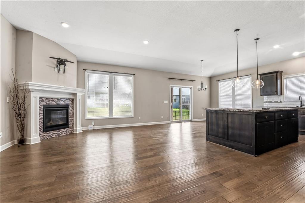 1829 Northeast Riley Drive Lee's Summit, MO 64086 - Photo 2 of 46
