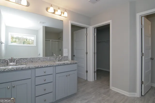 an empty room with closet