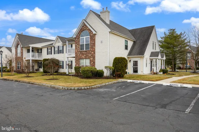 $295,000 | 2507 A Bluegrass Drive, Mount Laurel, NJ 08054