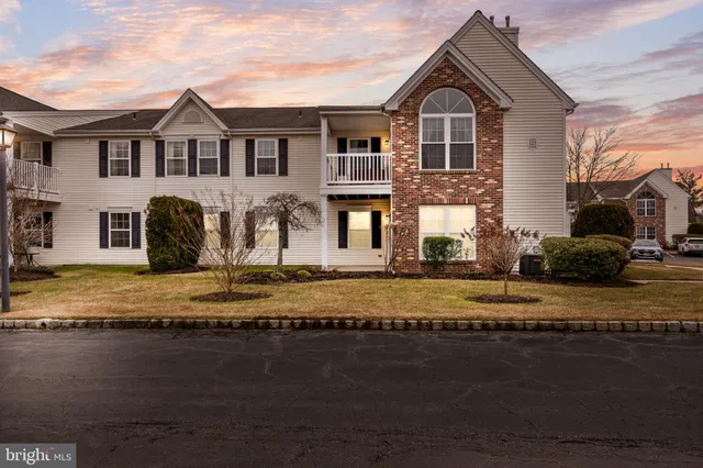 $295,000 | 2507 A Bluegrass Drive, Mount Laurel, NJ 08054