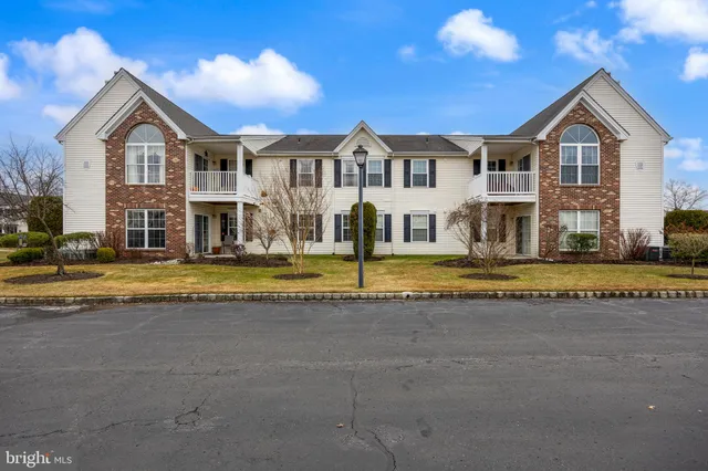 $295,000 | 2507 A Bluegrass Drive, Mount Laurel, NJ 08054