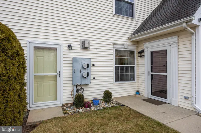 $295,000 | 2507 A Bluegrass Drive, Mount Laurel, NJ 08054