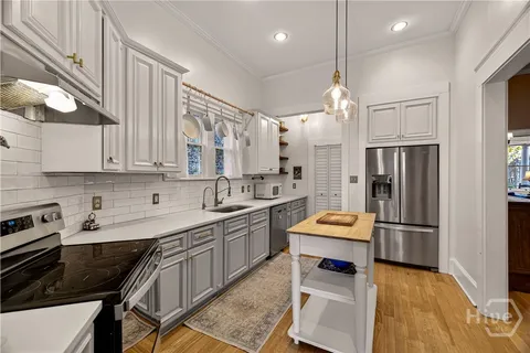 $765,000 | 513 East Henry Street, Savannah, GA 31401