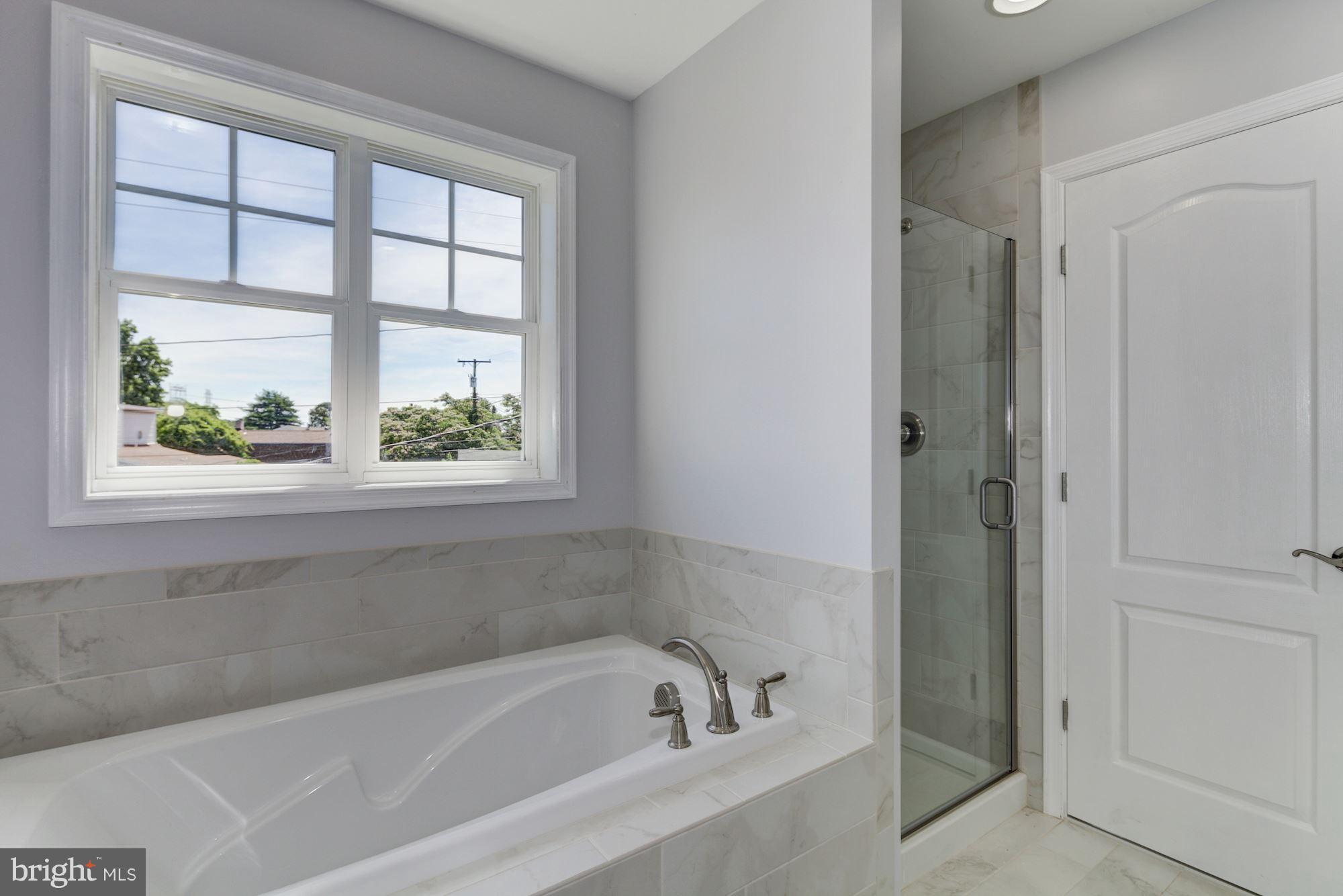 3415 Louth Road Baltimore, MD 21222 - Photo 21 of 28 Bath (Master)
