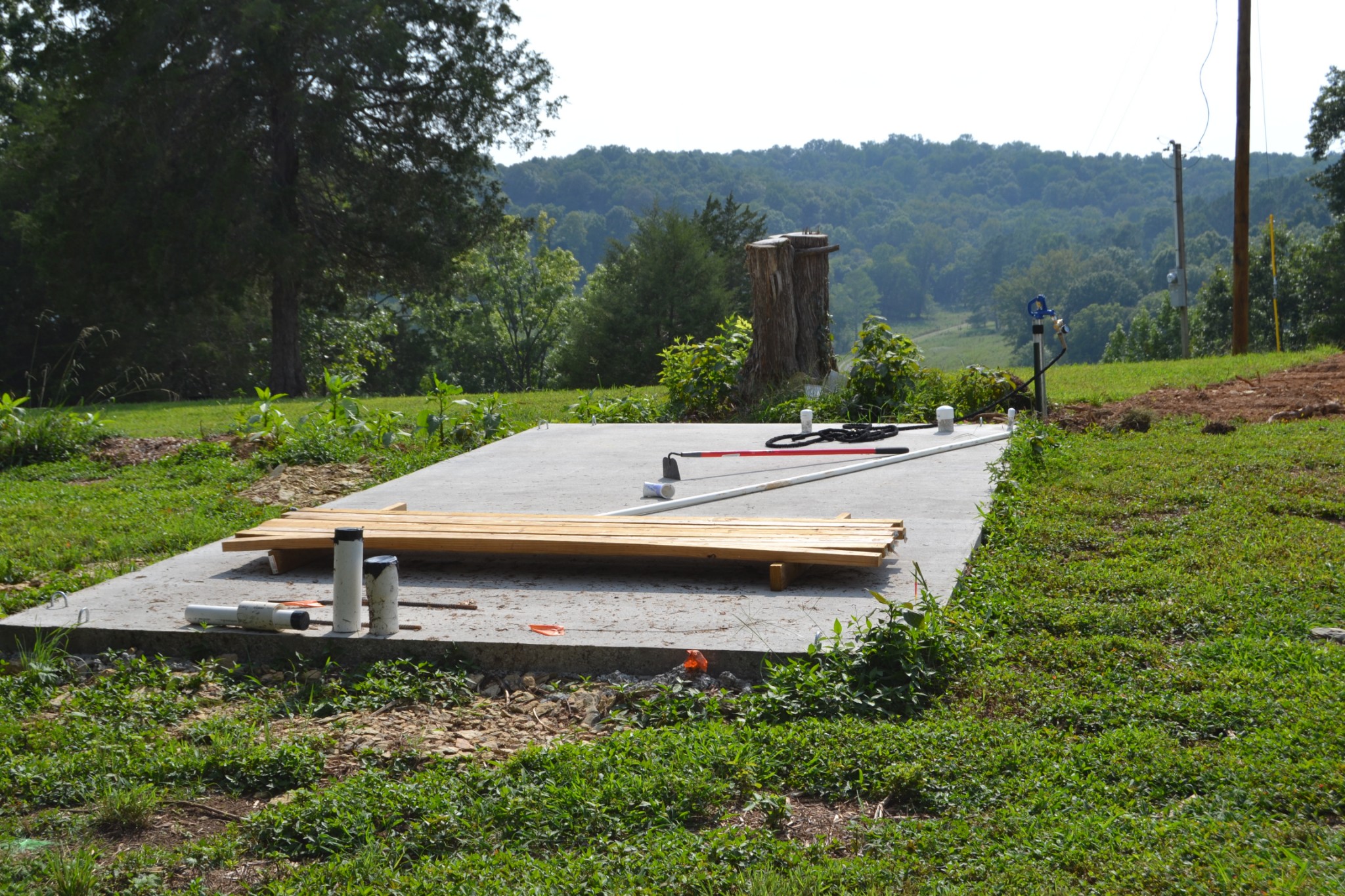 1050 Edmundson Road Prospect, TN 38477 - Photo 20 of 40 a view of a patio in front of a house