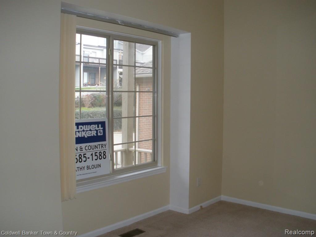 850 Ridgeside Drive, Unit 2 Milford, MI 48381 - Photo 18 of 20 PA160916.jpg
