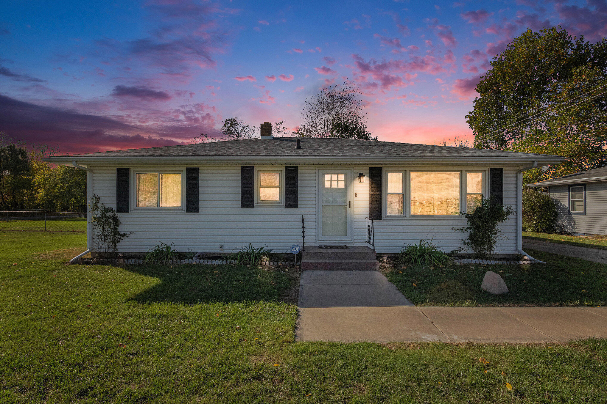 2034 Union Avenue Benton Harbor, MI 49022 - Photo 2 of 18 001_file_78
