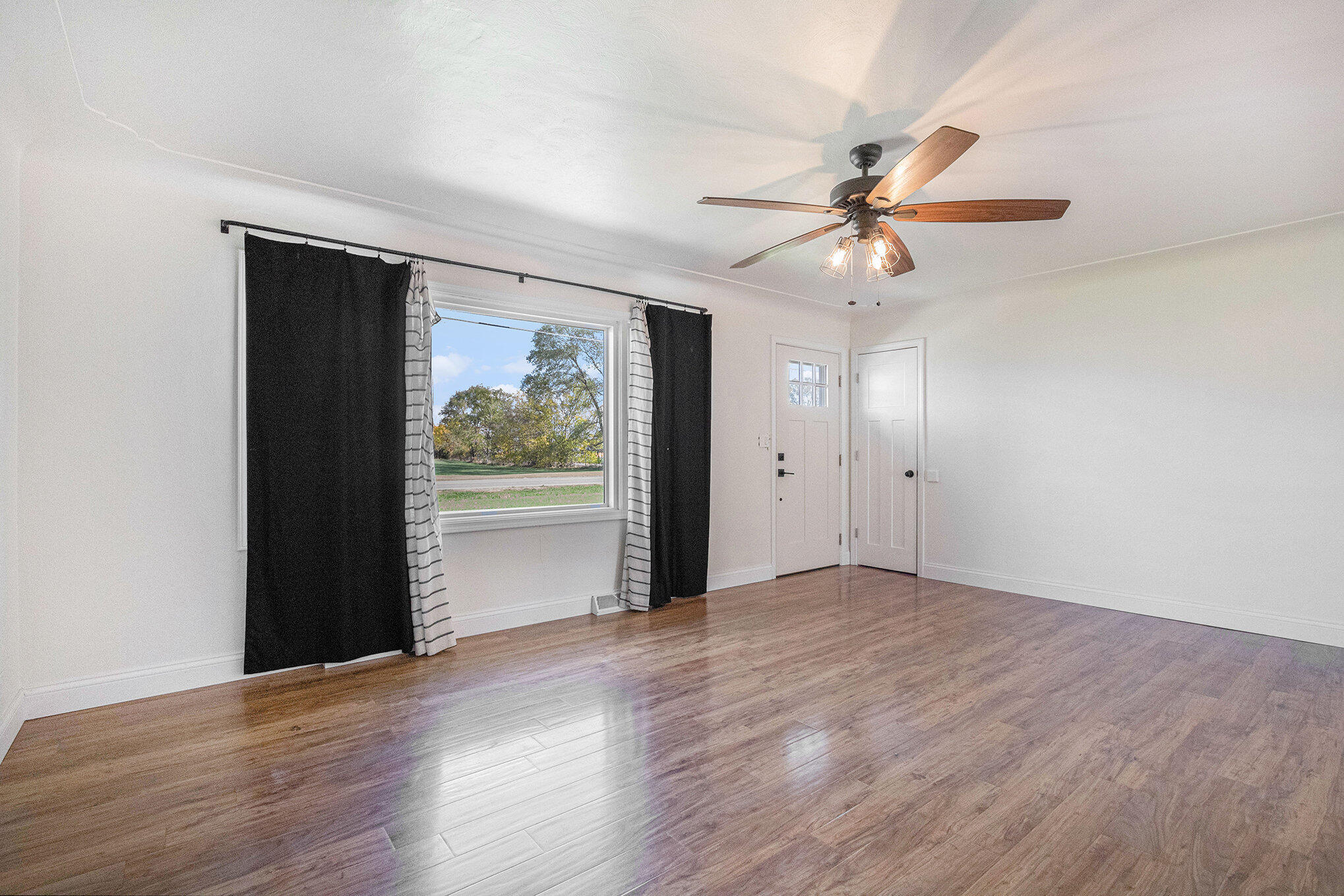 2034 Union Avenue Benton Harbor, MI 49022 - Photo 3 of 18 003_file_146