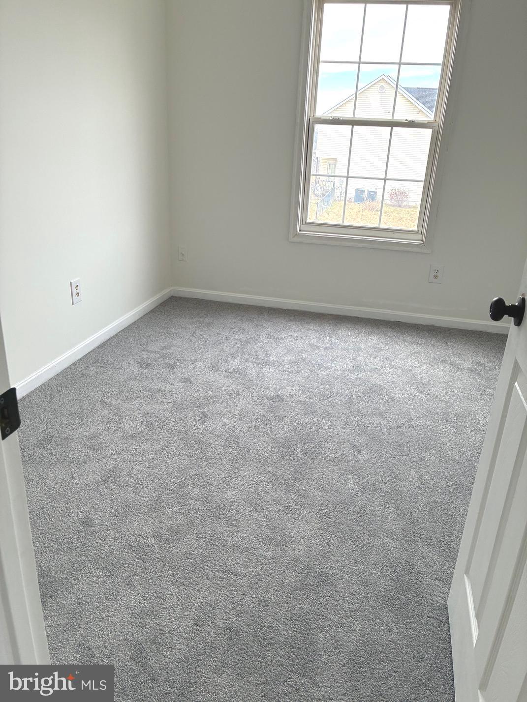 331 North Teal Road Martinsburg, WV 25405 - Photo 27 of 35 an empty room with a window
