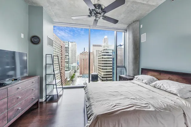 $4,000 | 600 North Fairbanks Court, Unit 1607, Chicago, IL 60611