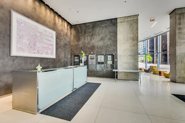 $4,000 | 600 North Fairbanks Court, Unit 1607, Chicago, IL 60611