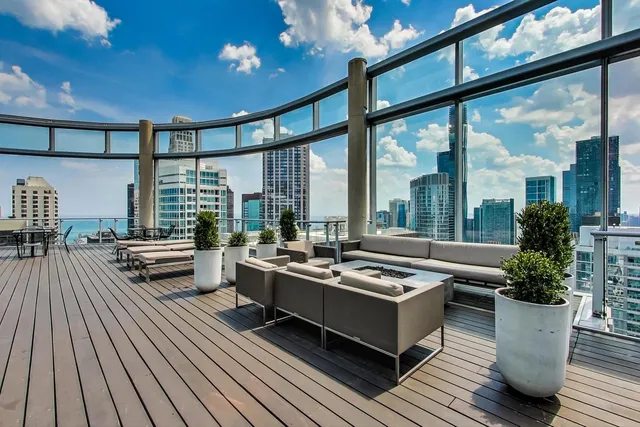 $4,000 | 600 North Fairbanks Court, Unit 1607, Chicago, IL 60611