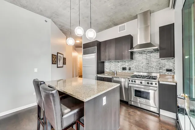 $4,000 | 600 North Fairbanks Court, Unit 1607, Chicago, IL 60611