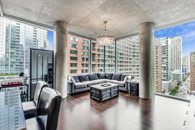 $4,000 | 600 North Fairbanks Court, Unit 1607, Chicago, IL 60611