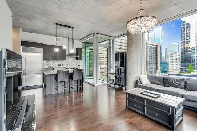 $4,000 | 600 North Fairbanks Court, Unit 1607, Chicago, IL 60611