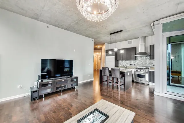 $4,000 | 600 North Fairbanks Court, Unit 1607, Chicago, IL 60611