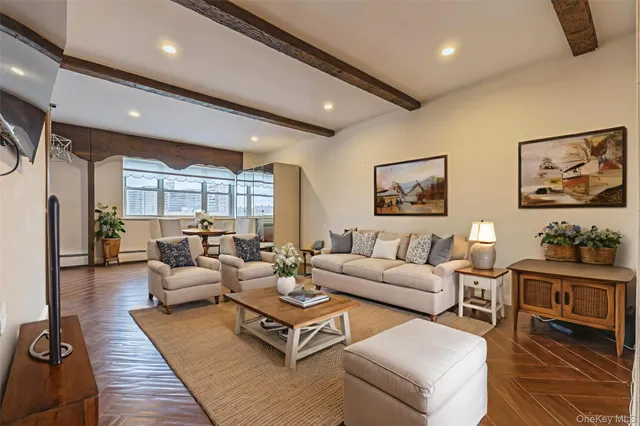 $243,998 | 99-10 60th Avenue, Unit 6EE | South Corona