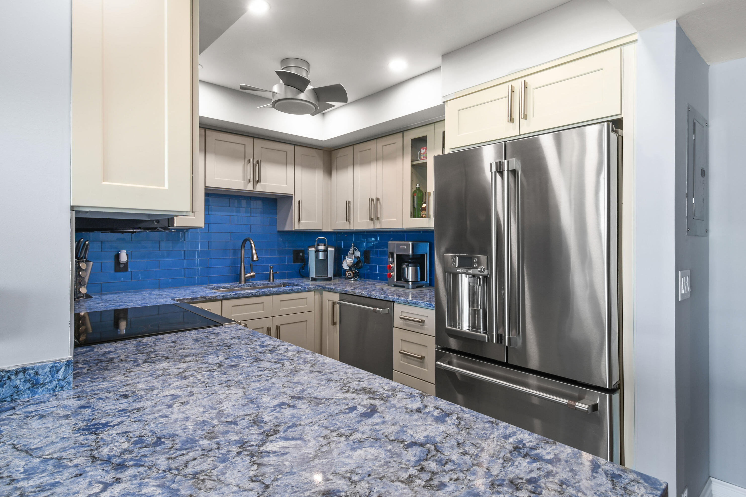 336 Golfview Road, Unit 707 North Palm Beach, FL 33408 - Photo 7 of 27 336GolfviewRd#707_09