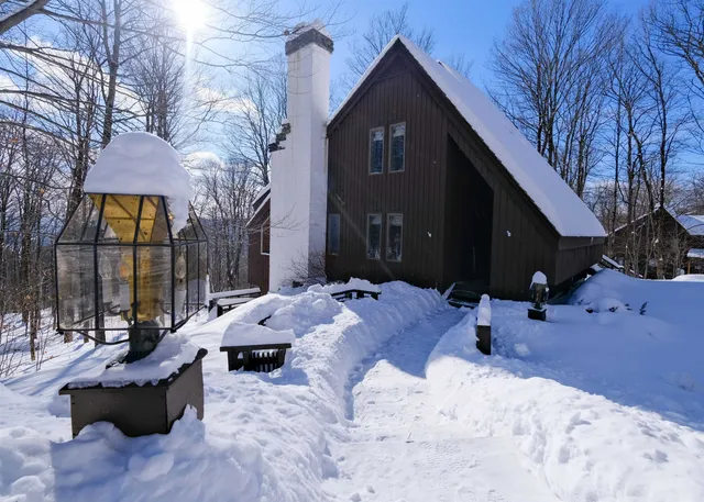 $850,000 | 133 Snowy Owl Lane, Plymouth, VT 05056