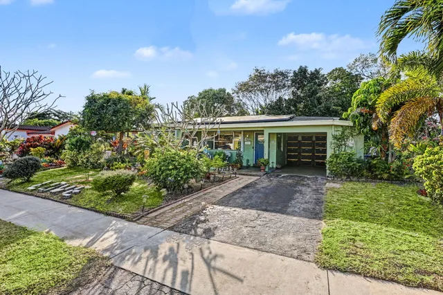 $484,900 | 2400 Desoto Drive, Miramar, FL 33023