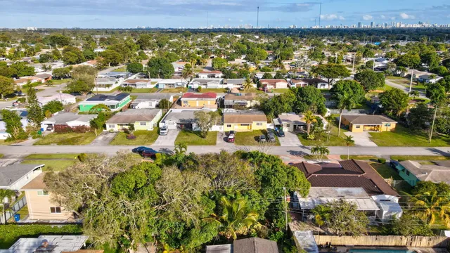 $484,900 | 2400 Desoto Drive, Miramar, FL 33023