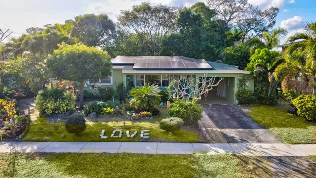 $484,900 | 2400 Desoto Drive, Miramar, FL 33023