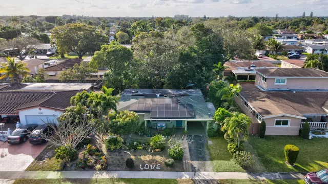 $484,900 | 2400 Desoto Drive, Miramar, FL 33023