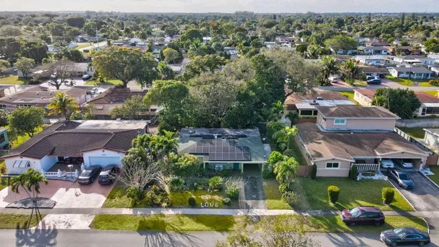 $484,900 | 2400 Desoto Drive, Miramar, FL 33023