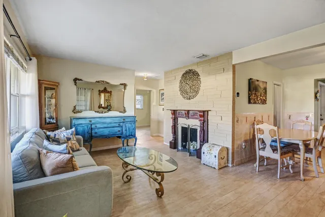 $484,900 | 2400 Desoto Drive, Miramar, FL 33023