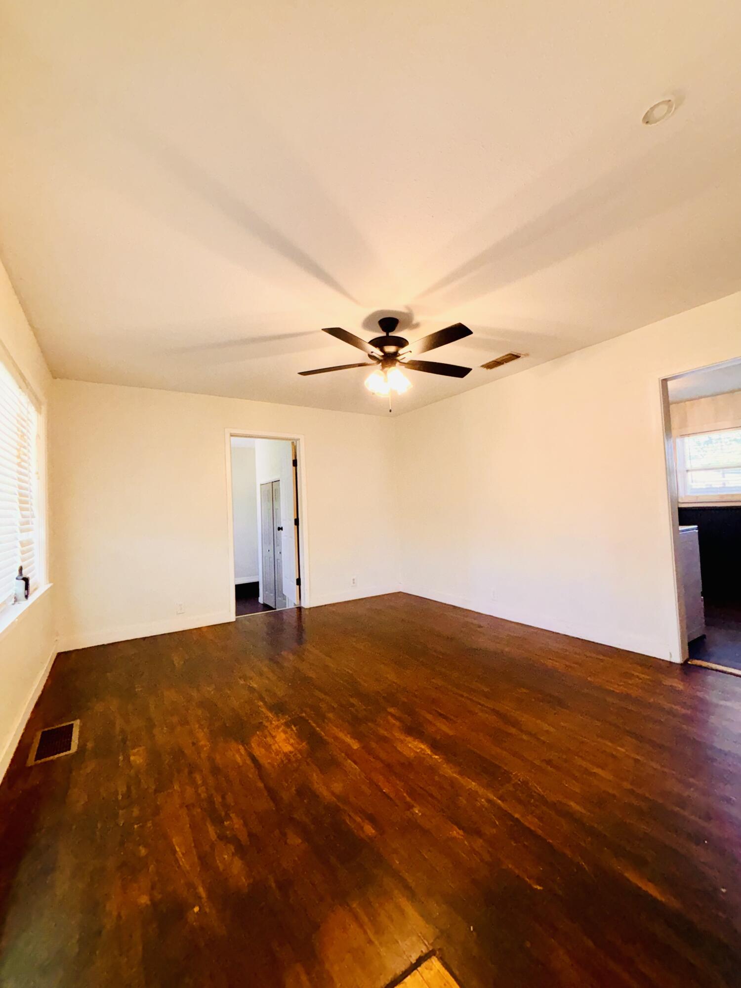 4702 40th Street Lubbock, TX 79414 - Photo 6 of 23 IMG_2015