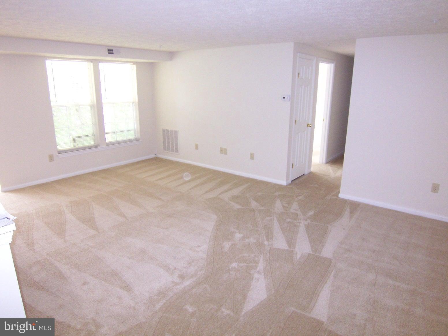 902 Swallow Crest Court, Unit 902 Edgewood, MD 21040 - Photo 4 of 15 Living Room