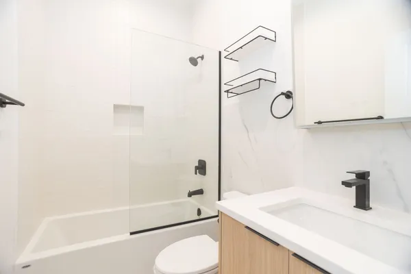 $2,795 | 3251 West Belden Avenue, Unit 1W, Chicago, IL 60647