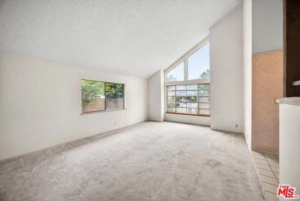 $899,000 | 23255 Covello Street, Canoga Park, CA 91304