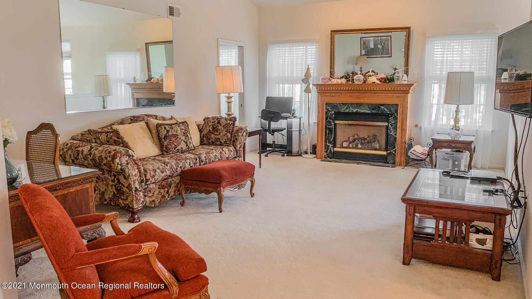 5 Pancoast Road Waretown, NJ 08758 - Photo 9 of 27 Living room