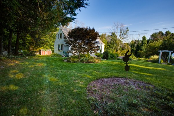 12 Carter Road Worcester, MA 01609 - Photo 3 of 30 Gallery Image 3