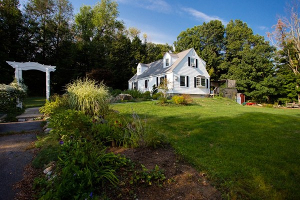 12 Carter Road Worcester, MA 01609 - Photo 5 of 30 Gallery Image 5