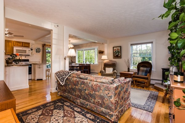 12 Carter Road Worcester, MA 01609 - Photo 6 of 30 Gallery Image 6