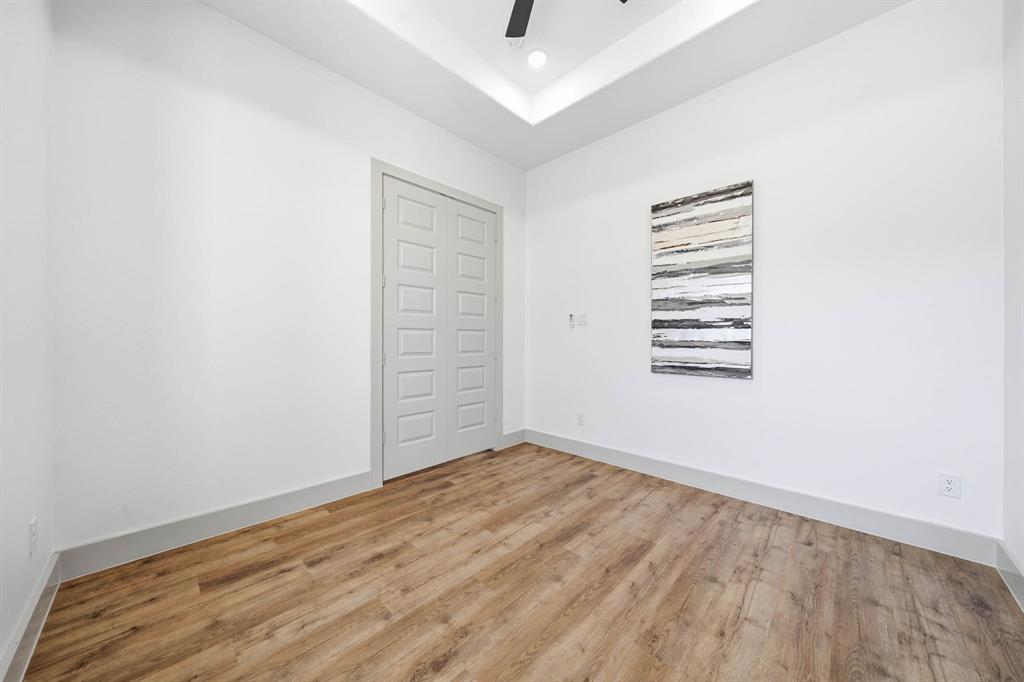 39290 Cedar Trail Whitney, TX 76692 - Photo 14 of 40 an empty room with windows