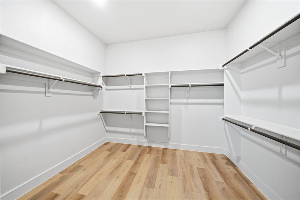 39290 Cedar Trail Whitney, TX 76692 - Photo 25 of 40 a view of an empty walk in closet