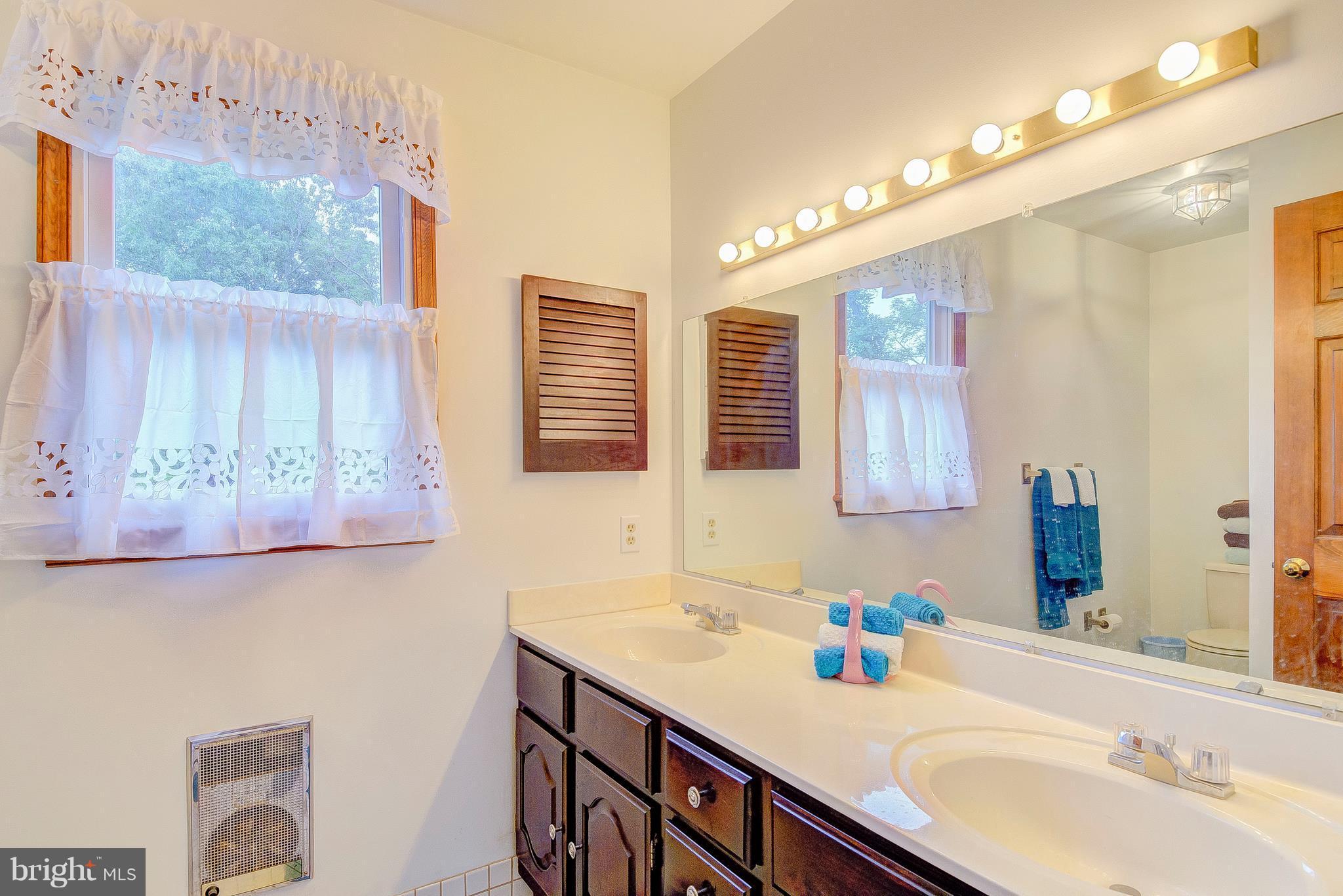 3551 Deep Landing Road Huntingtown, MD 20639 - Photo 27 of 30 Hall Bathroom -- Upper Level