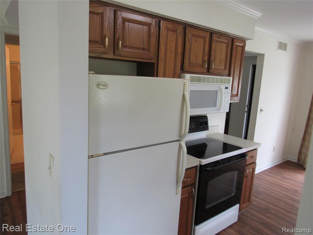 988 Wexford Way, Unit 32 Rochester Hills, MI 48307 - Photo 20 of 24